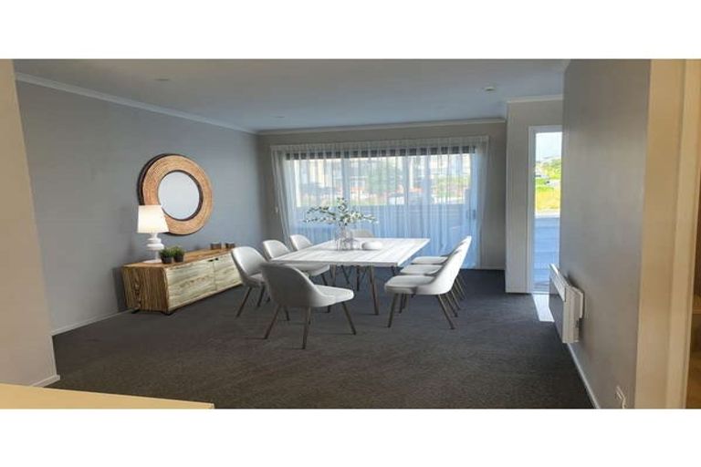 Photo of property in 2b Makura Road, Long Bay, Auckland, 0630