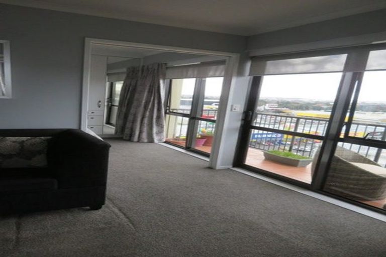 Photo of property in The Rennaissance, 12k/18 Ronwood Avenue, Manukau, Auckland, 2104