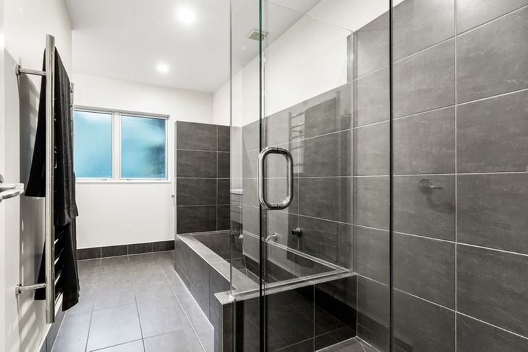 Photo of property in 43a Lonely Track Road, Fairview Heights, Auckland, 0632