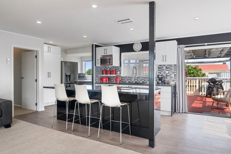 Photo of property in 30 Strathmore Avenue, Levin, 5510