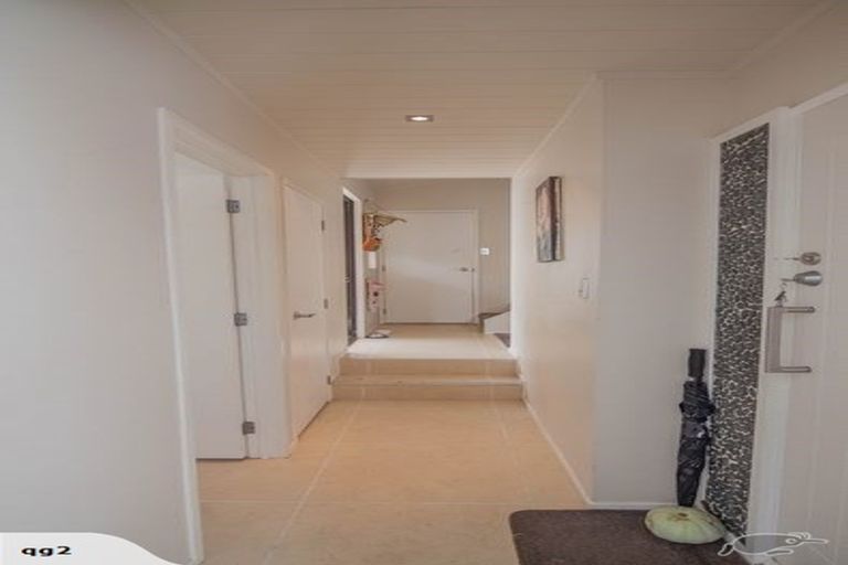 Photo of property in 2/46 Eversleigh Road, Belmont, Auckland, 0622