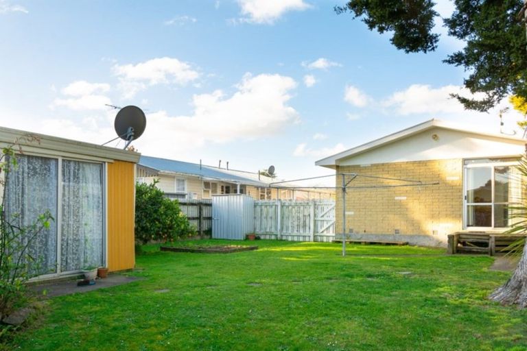 Photo of property in 8 Kentucky Street, Totara Park, Upper Hutt, 5018