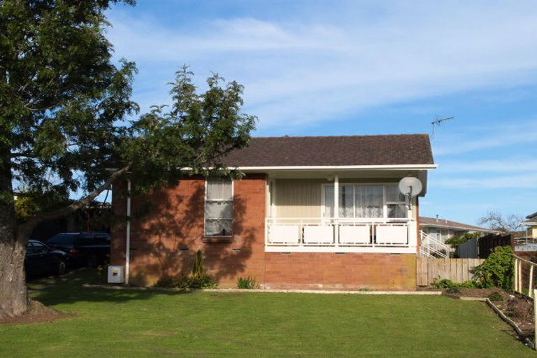 Photo of property in 19 Chelburn Crescent, Mangere East, Auckland, 2024