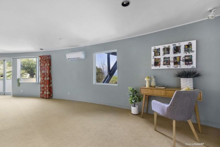 Photo of property in 53 Harbour View Road, Northland, Wellington, 6012