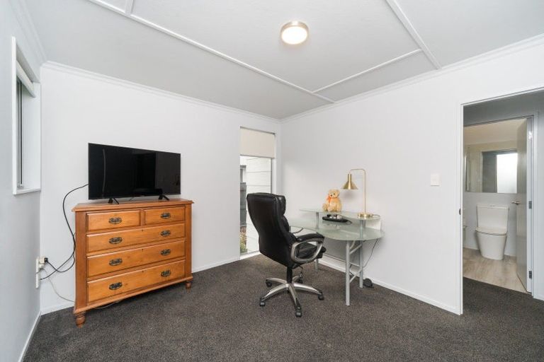 Photo of property in 66 Kaimanawa Street, Kelvin Grove, Palmerston North, 4414