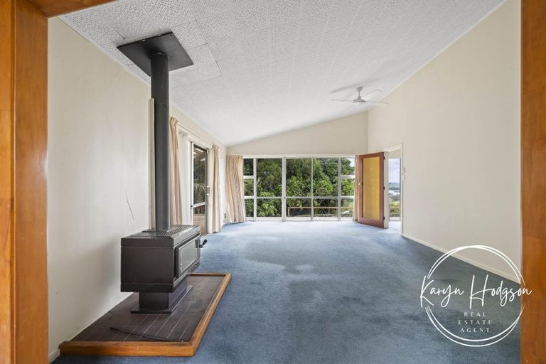 Photo of property in 26 Whaka Street, Maungaturoto, 0520