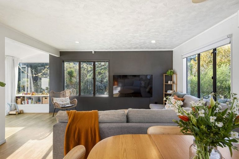 Photo of property in 9 Glendawn Place, Bayview, Auckland, 0629