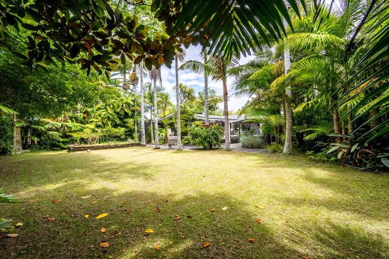 Photo of property in 28 Florance Avenue, Russell, 0202