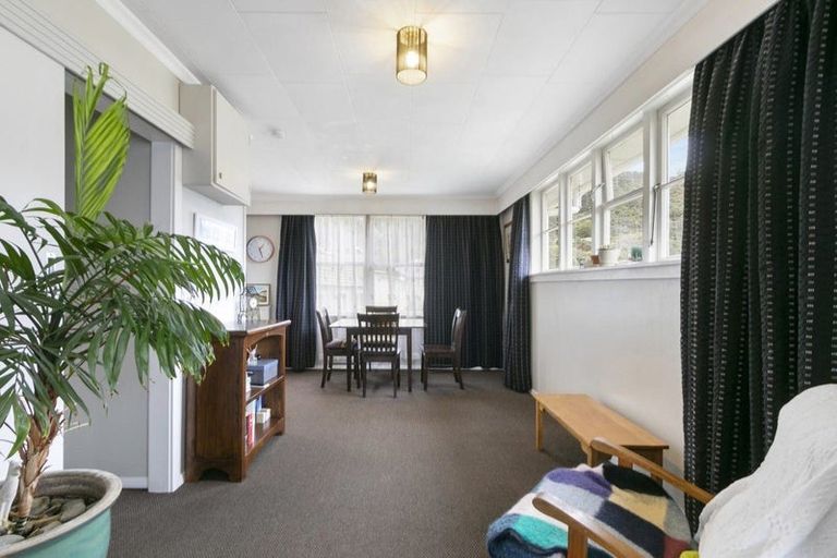 Photo of property in 21 Cleland Crescent, Naenae, Lower Hutt, 5011