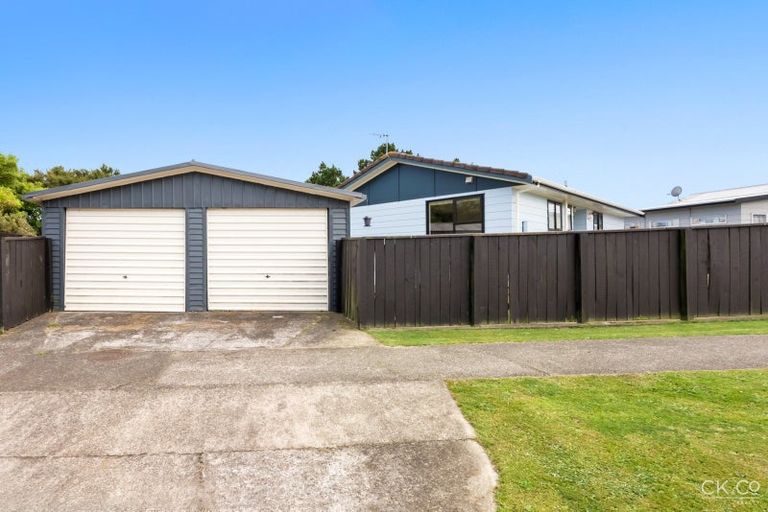 Photo of property in 180 Holborn Drive, Stokes Valley, Lower Hutt, 5019