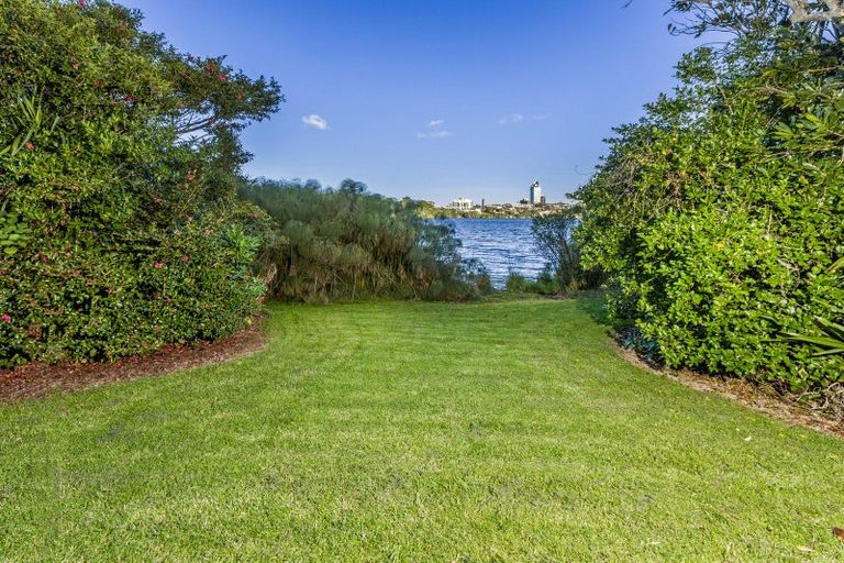 Photo of property in 47 Sylvan Park Avenue, Milford, Auckland, 0620