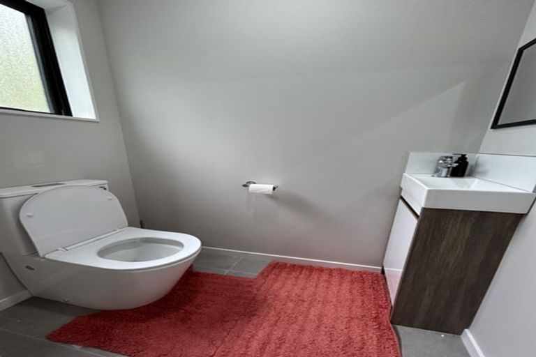 Photo of property in 5/30 West Coast Road, Glen Eden, Auckland, 0602