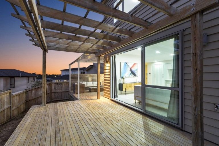 Photo of property in 59 Golden Morning Drive, Albany Heights, Auckland, 0632