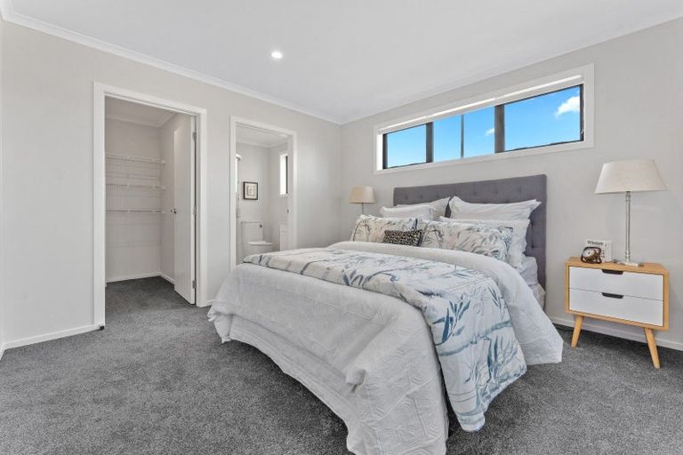 Photo of property in 1 Orawahi Road, Glenbrook, 2681