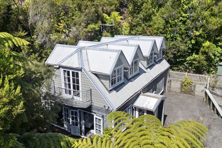 Photo of property in 128 Manuka Street, Stokes Valley, Lower Hutt, 5019