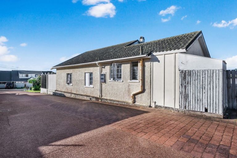 Photo of property in 1/20 Takutai Avenue, Bucklands Beach, Auckland, 2012