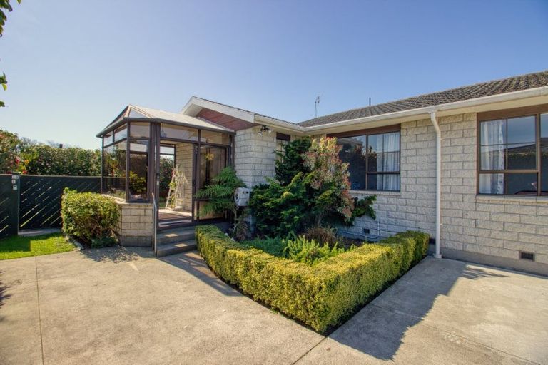 Photo of property in 2/10 Montclare Avenue, Ilam, Christchurch, 8041