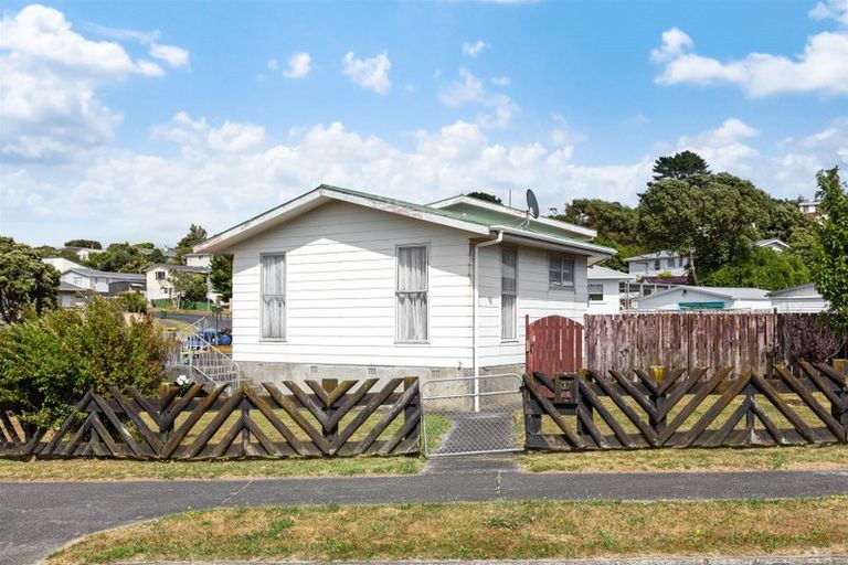 Photo of property in 37 Conclusion Street, Ascot Park, Porirua, 5024