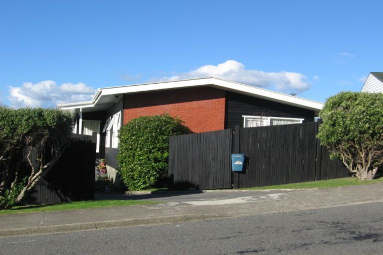 Photo of property in 12 Cranwell Street, Churton Park, Wellington, 6037