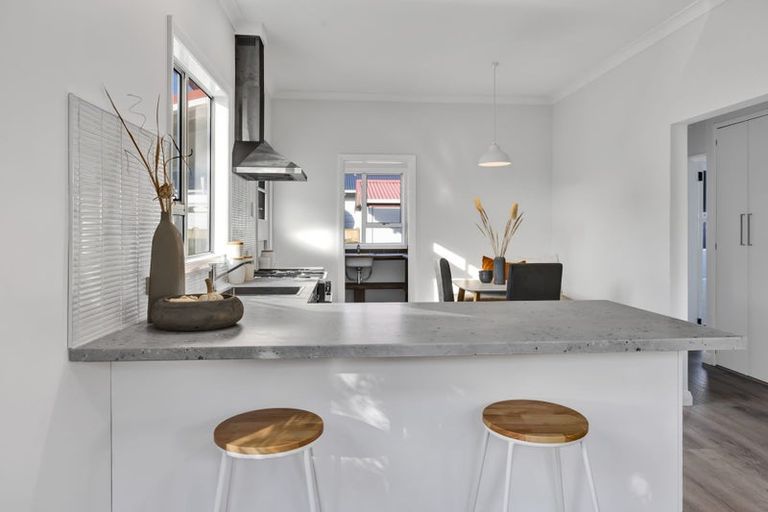 Photo of property in 188 South Road, Hawera, 4610