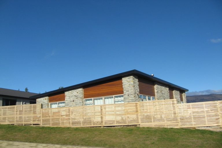 Photo of property in 12 Mcleod Avenue, Wanaka, 9305