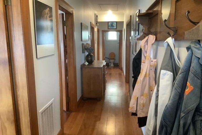 Photo of property in 7 York Street, Moera, Lower Hutt, 5010