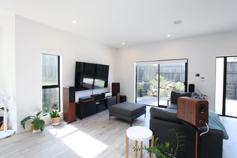 Photo of property in 10b Kurnell Drive, Botany Downs, Auckland, 2010