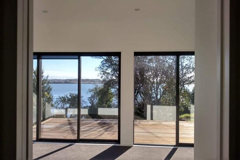 Photo of property in 5 Te Awakura Terrace, Mount Pleasant, Christchurch, 8081