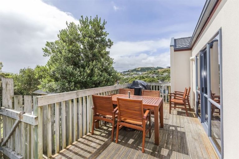 Photo of property in 16a Latitude Close, Whitby, Porirua, 5024