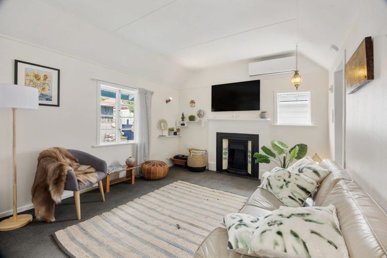 Photo of property in 5 Torless Terrace, Thorndon, Wellington, 6011