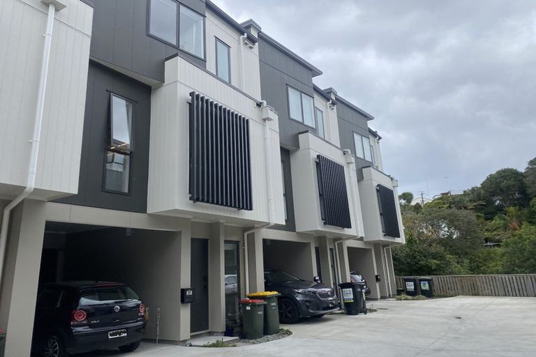 Photo of property in 20 Mina Way, Browns Bay, Auckland, 0630