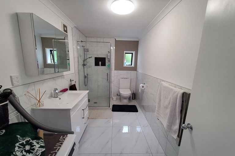 Photo of property in 17 Paulownia Place, Totara Heights, Auckland, 2105