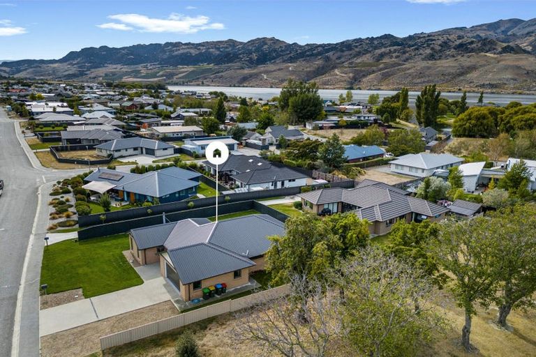 Photo of property in 58 Stratford Drive, Mount Pisa, Cromwell, 9383