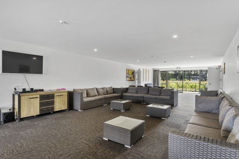 Photo of property in 16 Silverstone Drive, Cromwell, 9384