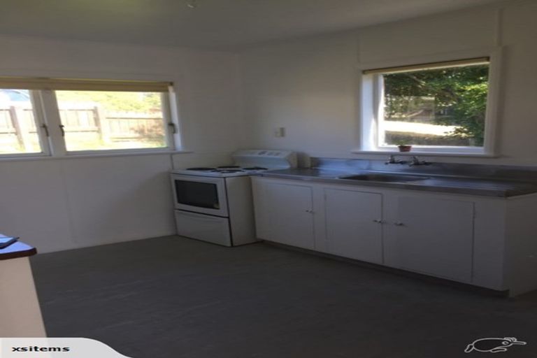 Photo of property in 37 Tremewan Street, Tawa, Wellington, 5028