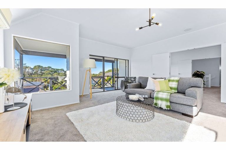 Photo of property in 74 Porritt Avenue, Chatswood, Auckland, 0626