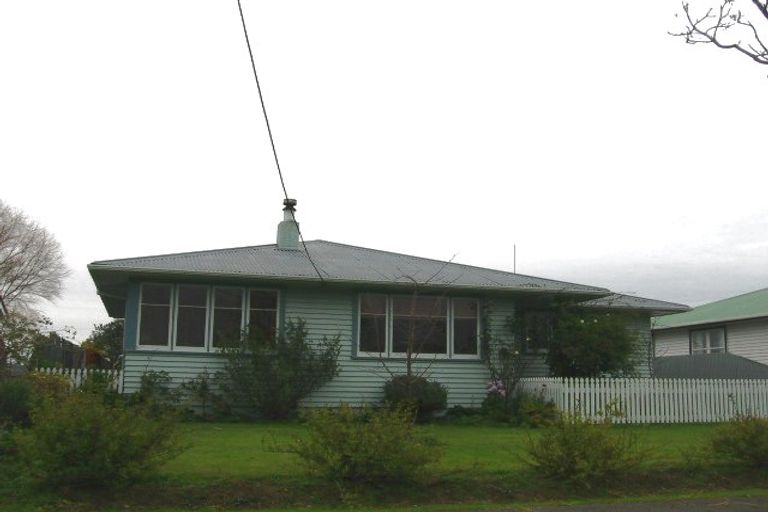 Photo of property in 22 Peters Avenue, Cloverlea, Palmerston North, 4412