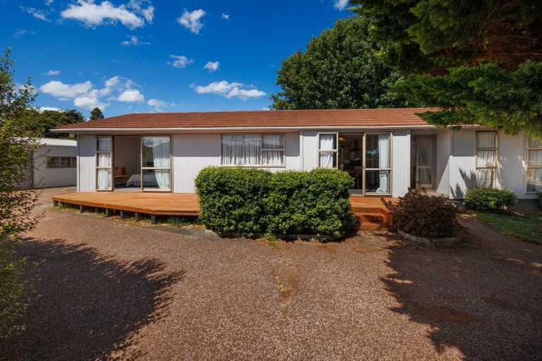 Photo of property in 3 Escort Grove, Awapuni, Palmerston North, 4412