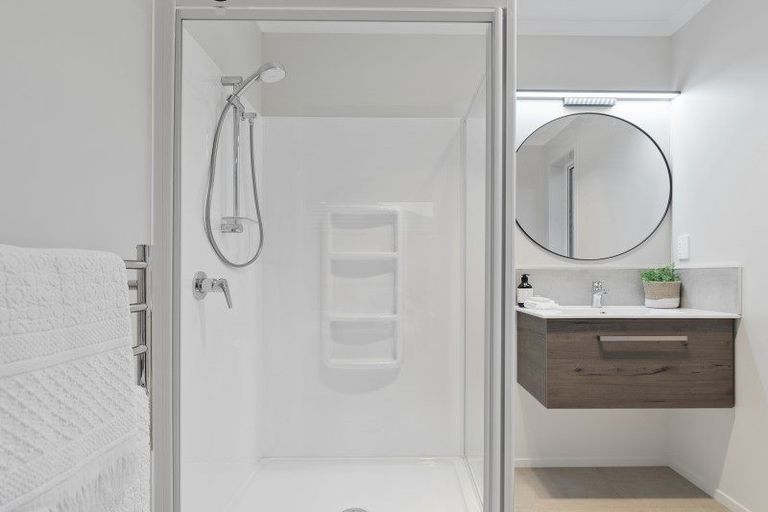 Photo of property in 16 Te Wharo Drive, Papamoa, 3118