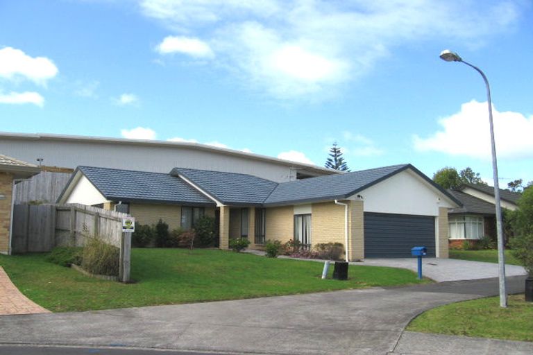 Photo of property in 108 Kingdale Road, Henderson, Auckland, 0610