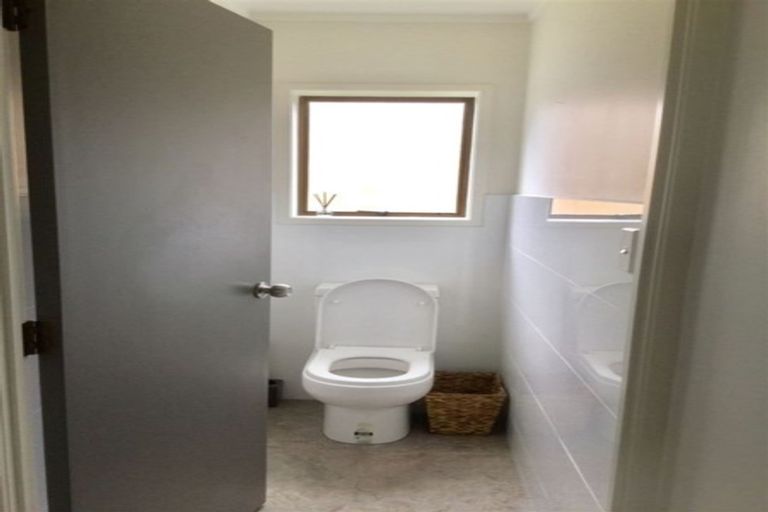 Photo of property in 1/112 Titirangi Road, New Lynn, Auckland, 0600