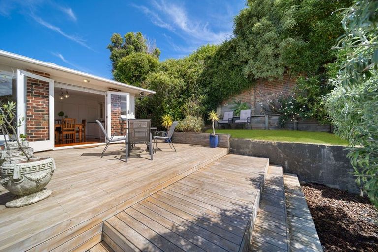 Photo of property in 96 Easther Crescent, Kew, Dunedin, 9012