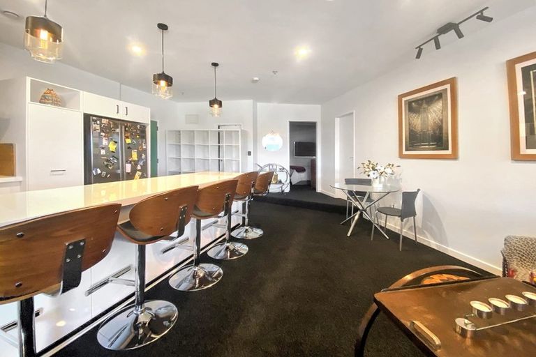 Photo of property in Stadium Garden Flats, 319/107 Thorndon Quay, Pipitea, Wellington, 6011