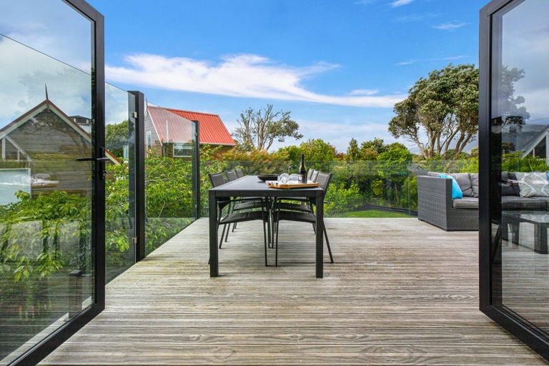 Photo of property in 13 Frances Street, Waikanae Beach, Waikanae, 5036