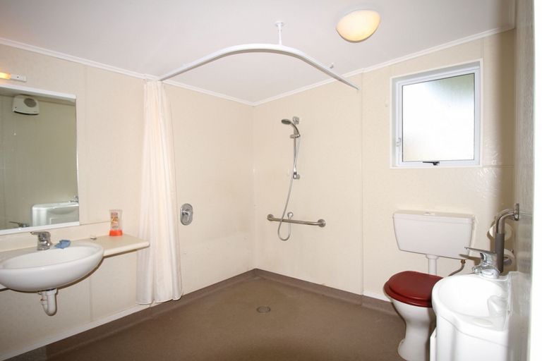 Photo of property in 8 Fox Place, Cloverlea, Palmerston North, 4412