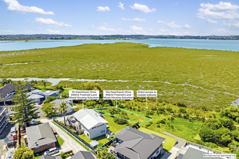 Photo of property in 33a Dawnhaven Drive, Te Atatu Peninsula, Auckland, 0610