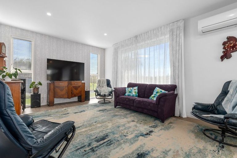 Photo of property in 32 Fairfax Crescent, Pyes Pa, Tauranga, 3112