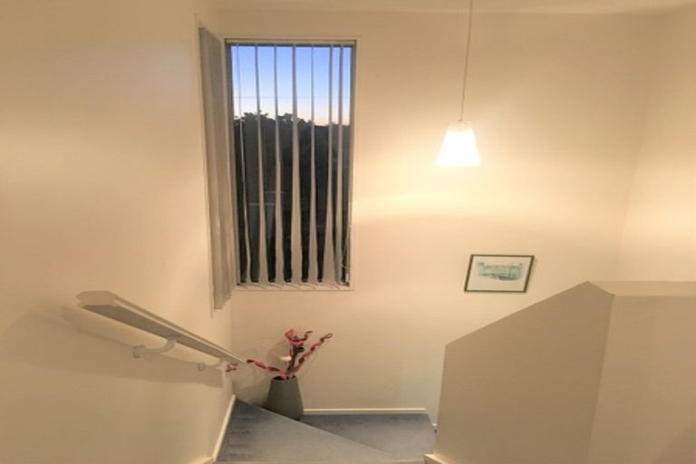 Photo of property in 4 Rosefield Lane, Northcote, Christchurch, 8052