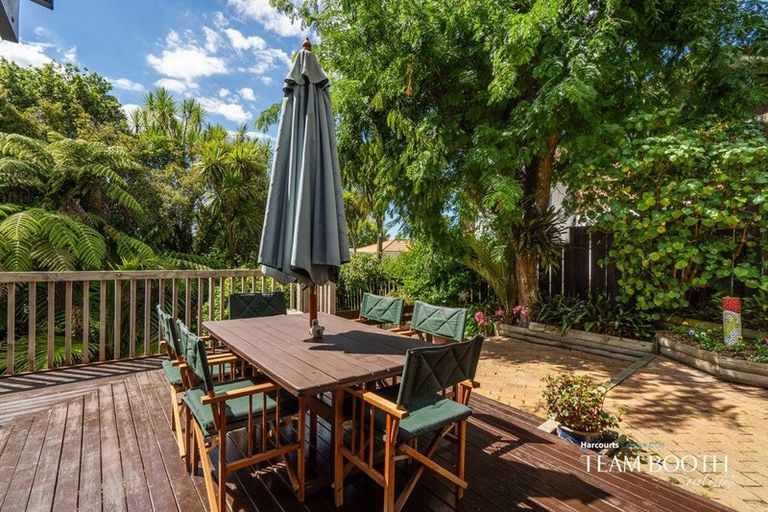 Photo of property in 1/139a Mokoia Road, Birkenhead, Auckland, 0626