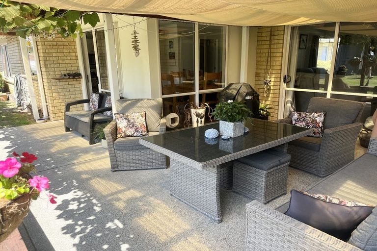 Photo of property in 42 Corinth Grove, Papamoa Beach, Papamoa, 3118